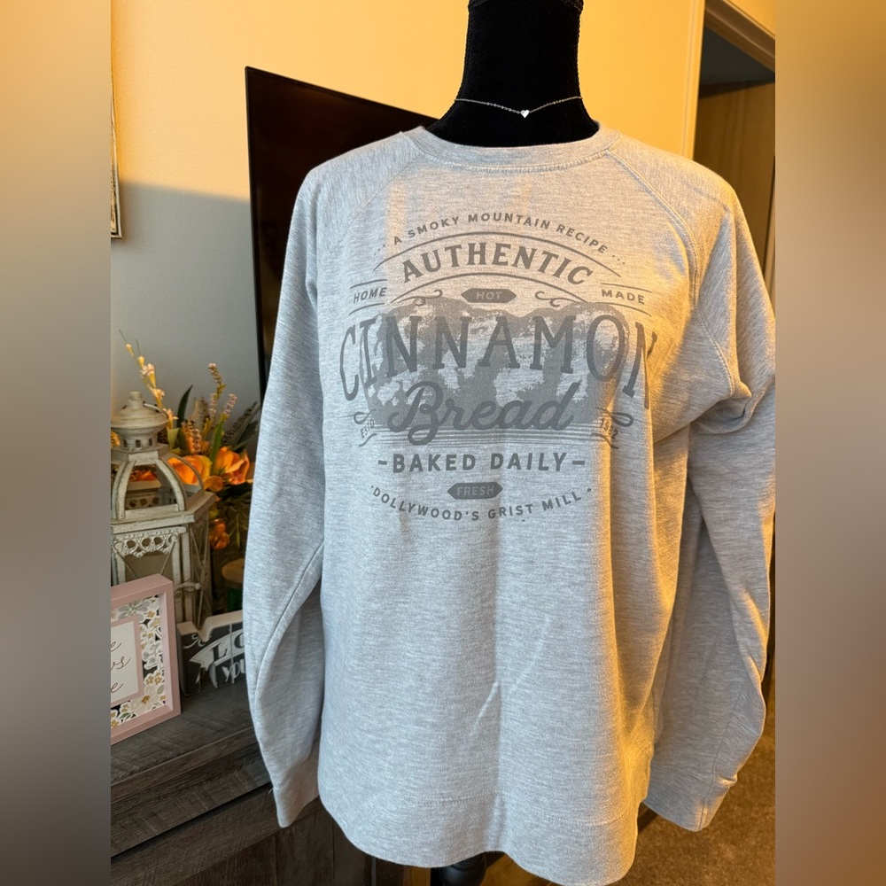 Cinnamon Bread Graphic Sweatshirt - Gray